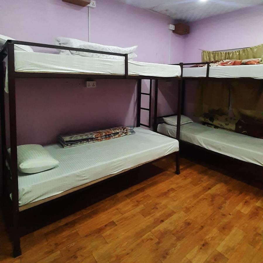 Margik Backpackers Hostel Покхара Экстерьер фото