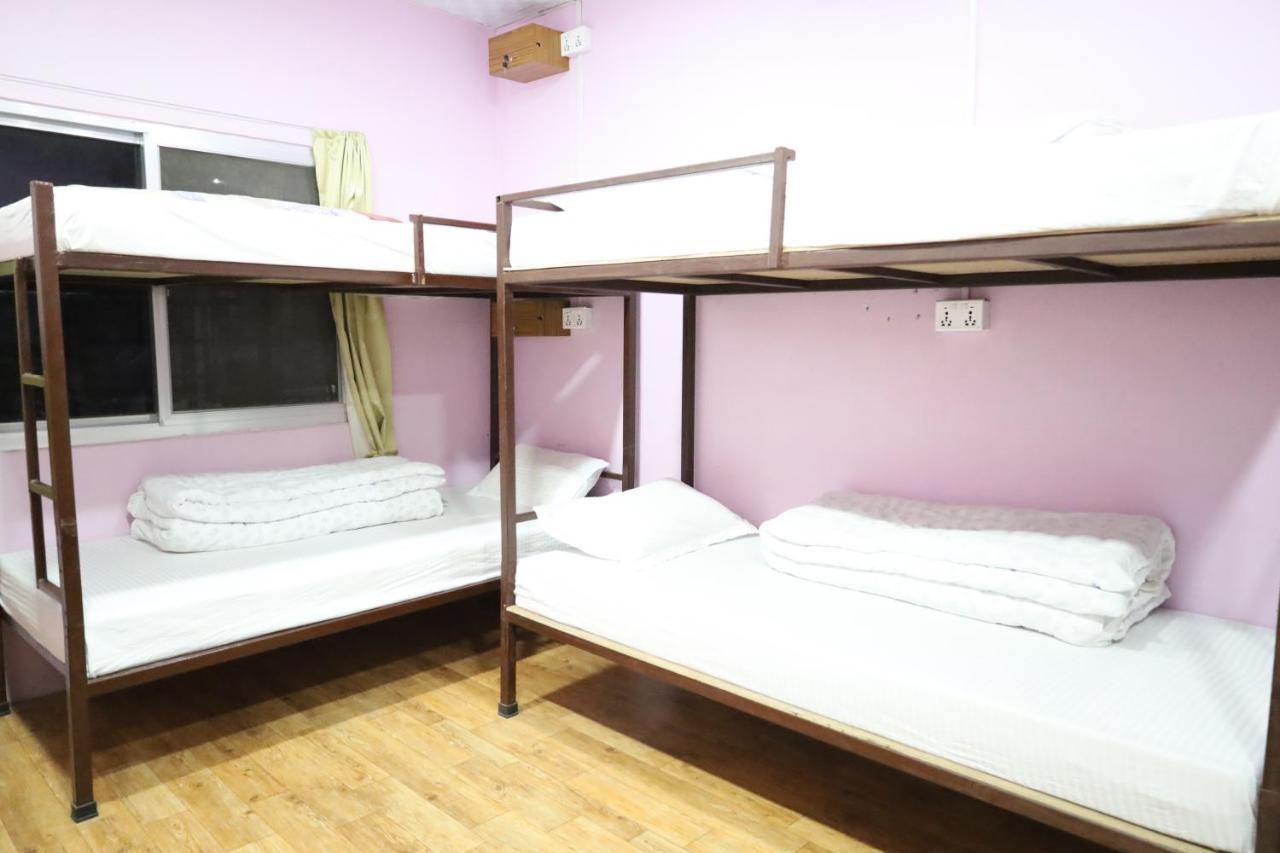 Margik Backpackers Hostel Покхара Экстерьер фото