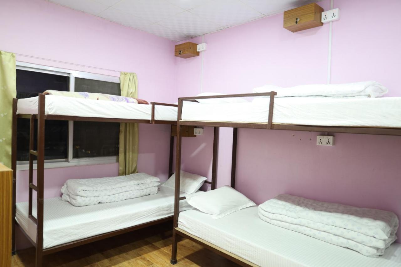 Margik Backpackers Hostel Покхара Экстерьер фото