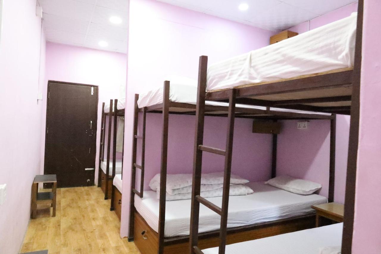 Margik Backpackers Hostel Покхара Экстерьер фото