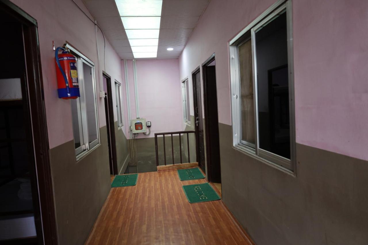Margik Backpackers Hostel Покхара Экстерьер фото